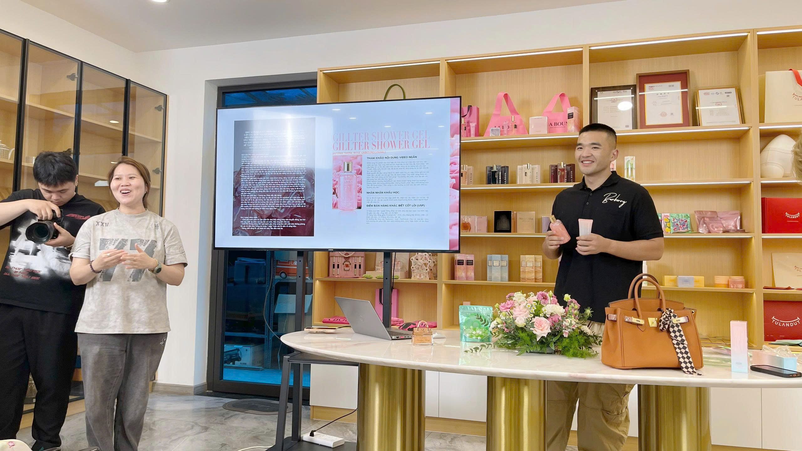 CAM ACADEMY tham gia Showcase 2026 ra mắt bộ sản phẩm mới của LaBoum kết hợp cùng Cistto